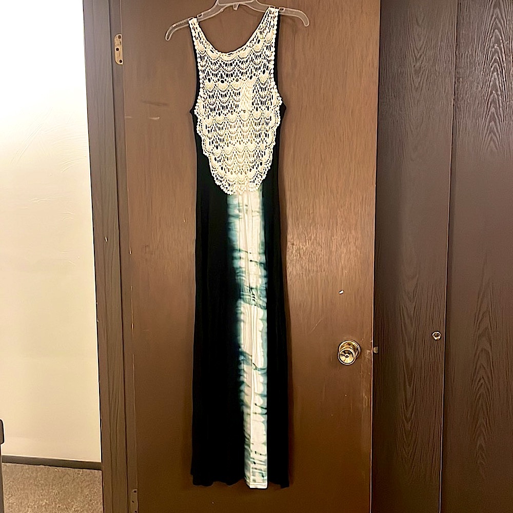 **Buy 4 Get 1 Free. $5 items only!  Maxi Dress. Size XS - Picture 2 of 8